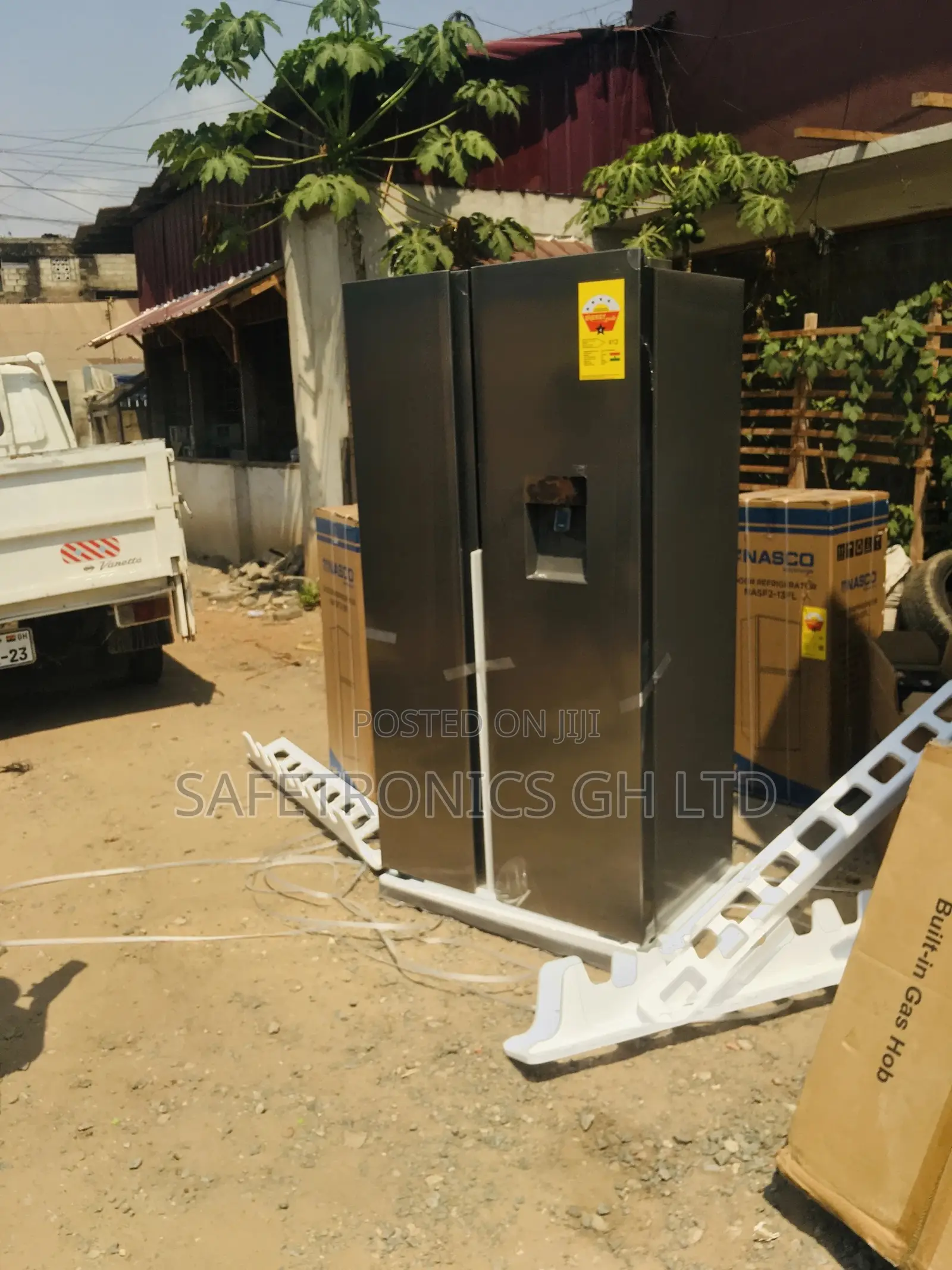 P520SBN 607 Liters TCL Gray 2 Doors Side by Side Fridge