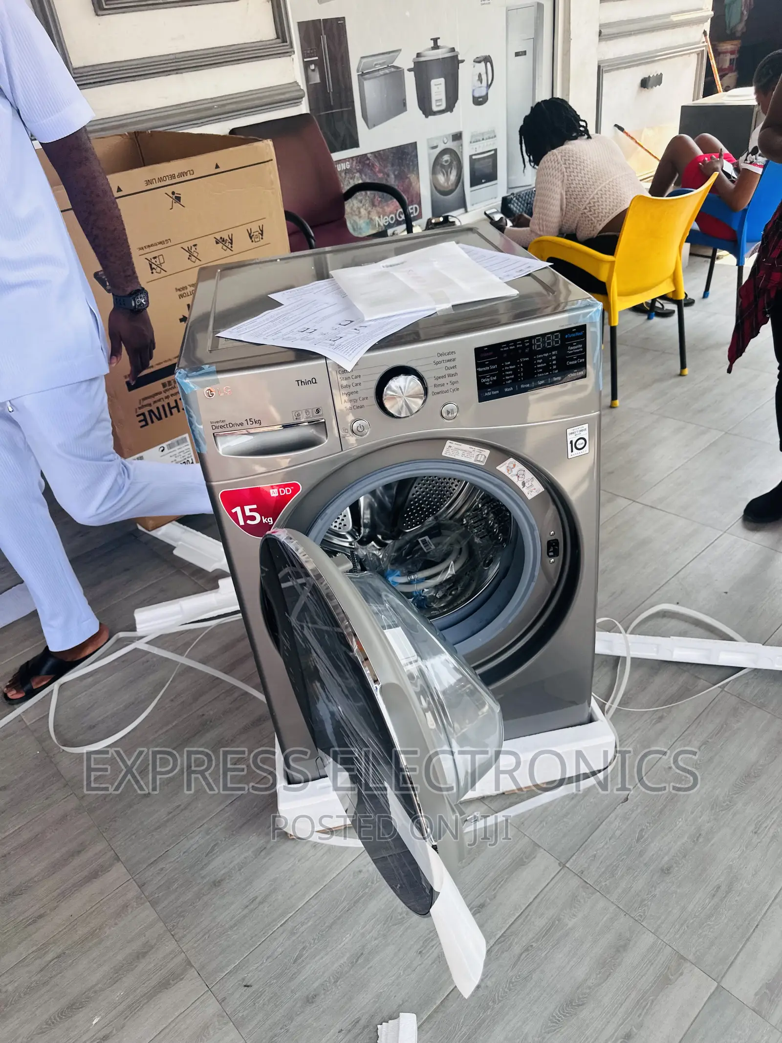 Mesmeric Sleek Washing Machine Full Auto 15kg Lg F0L9DGP2S