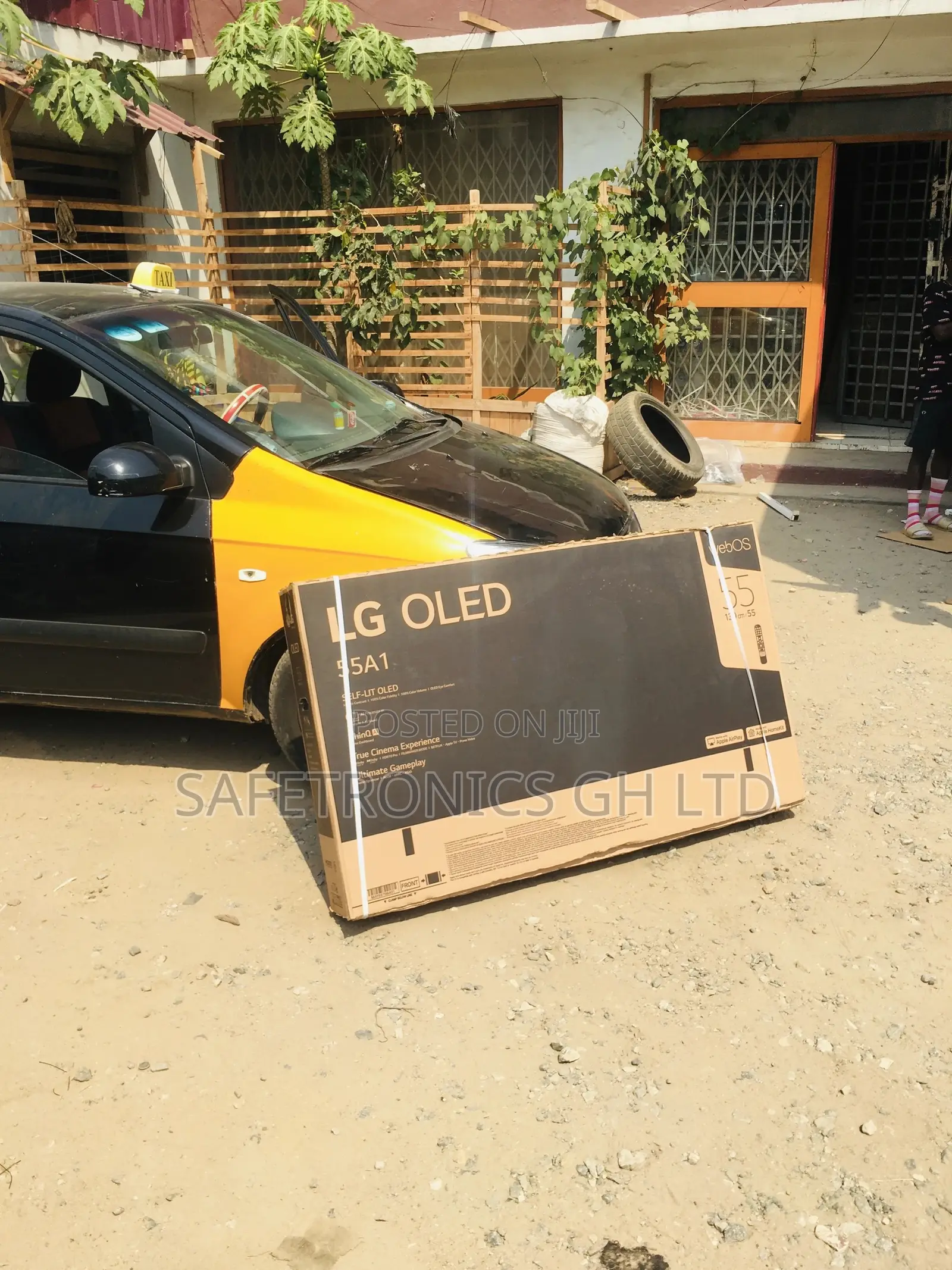 55 Inch Glossy OLED A1PVA Electric Black Smart UHD LG Tv