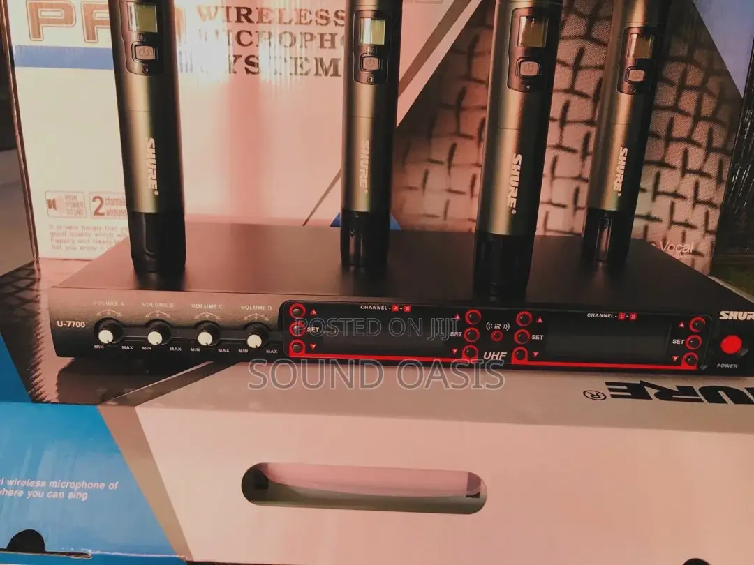 Shure U-7700 Professional 4-in-1 Wireless Microphone System