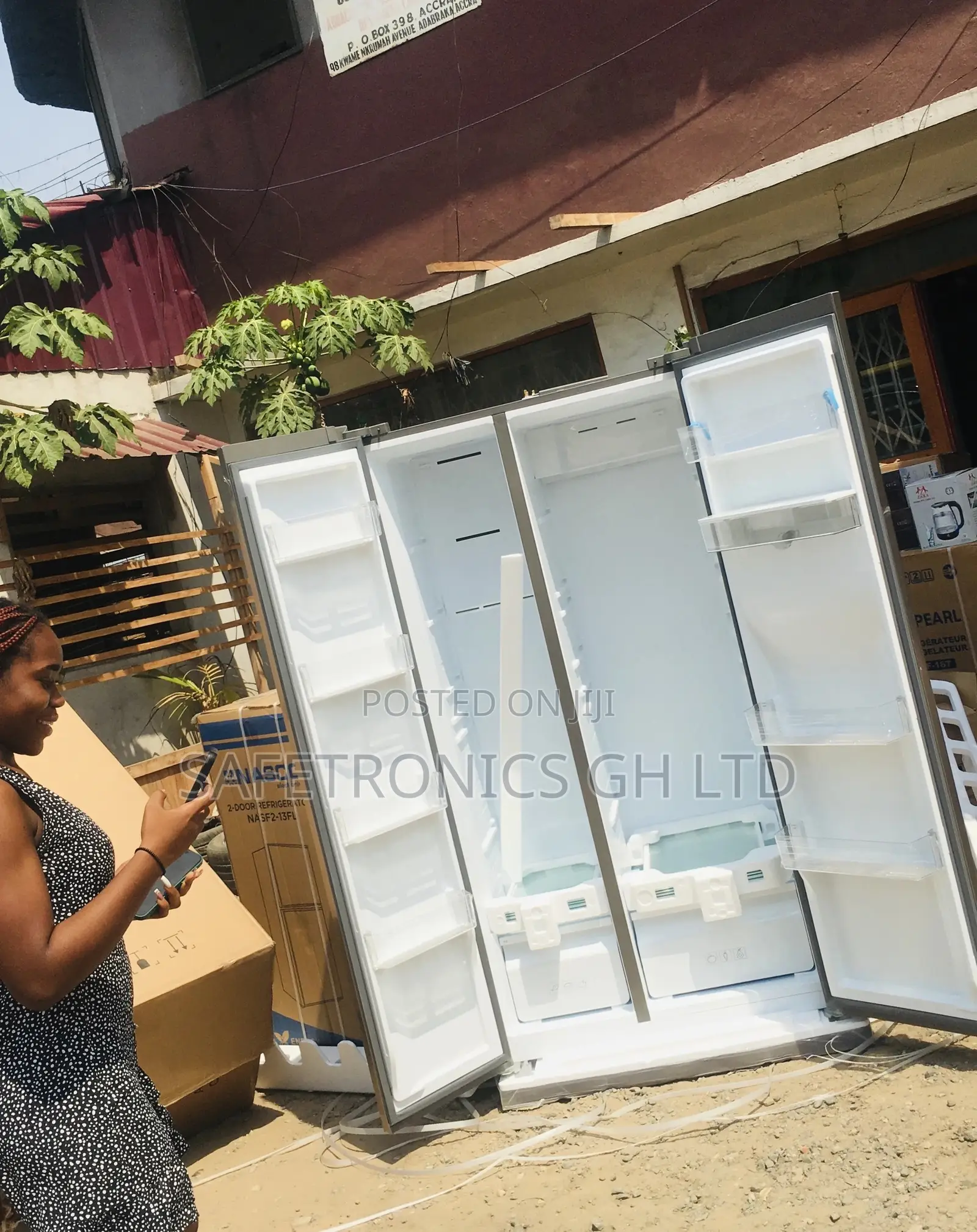P520SBN Side by Side Gray TCL 607 Liters 2 Doors Fridge