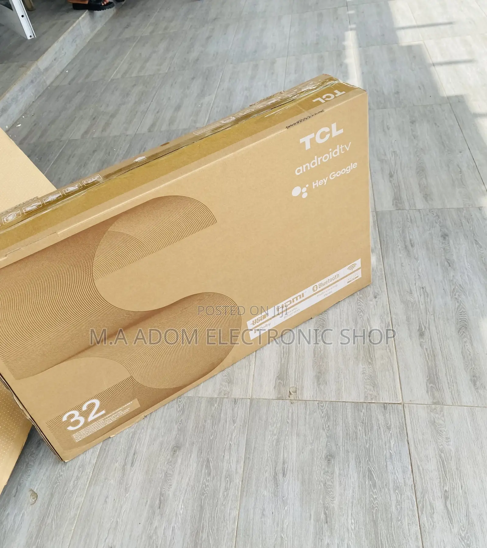 Sealed in Box TCL 32S5400 a 32 Inch HDR Led Tv.