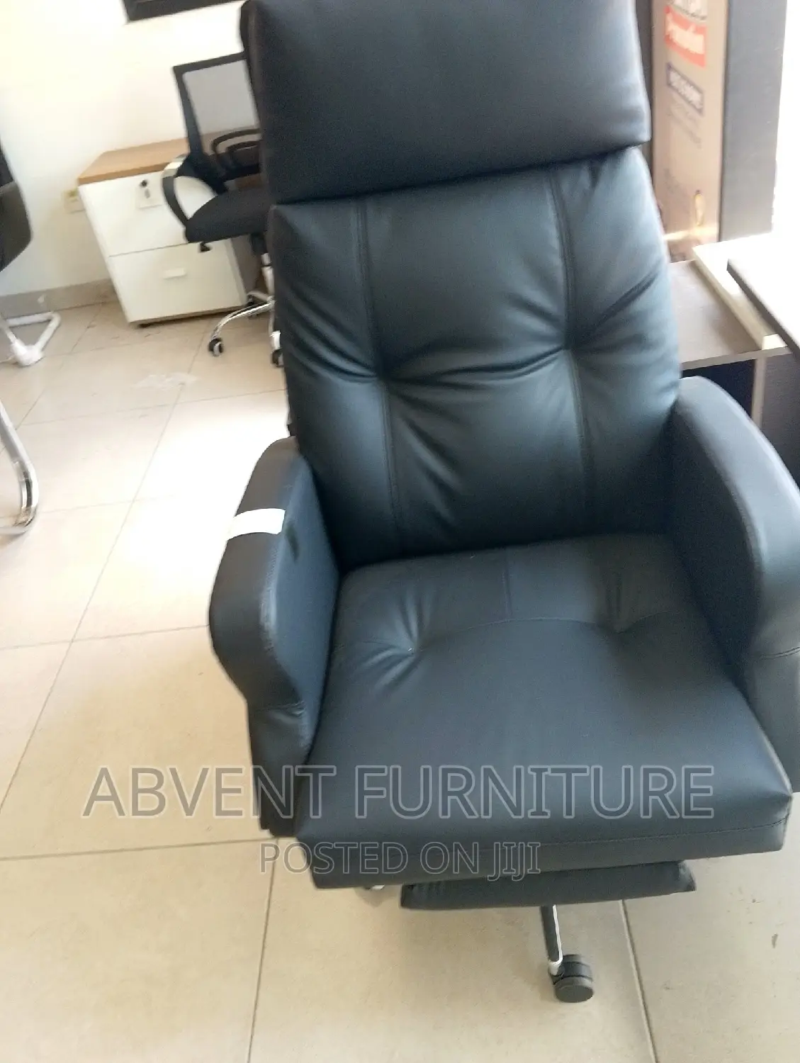 Executive Chair With Leg Rest