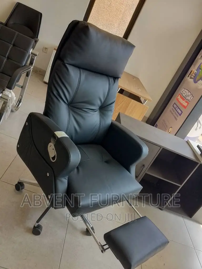 Executive Chair With Leg Rest