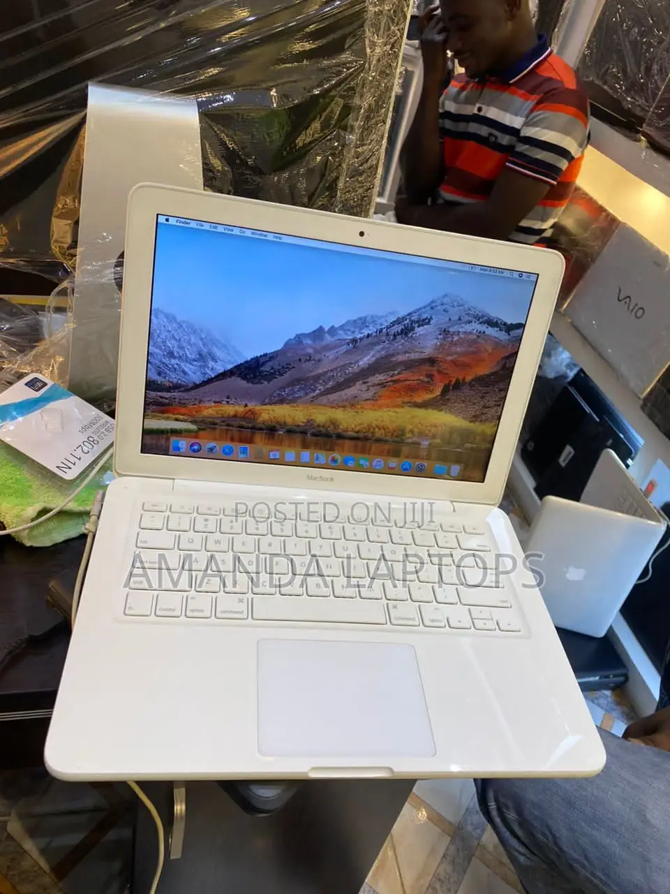 New Laptop Apple MacBook 2010 6GB Intel Core 2 Quad HDD+SSD 320GB