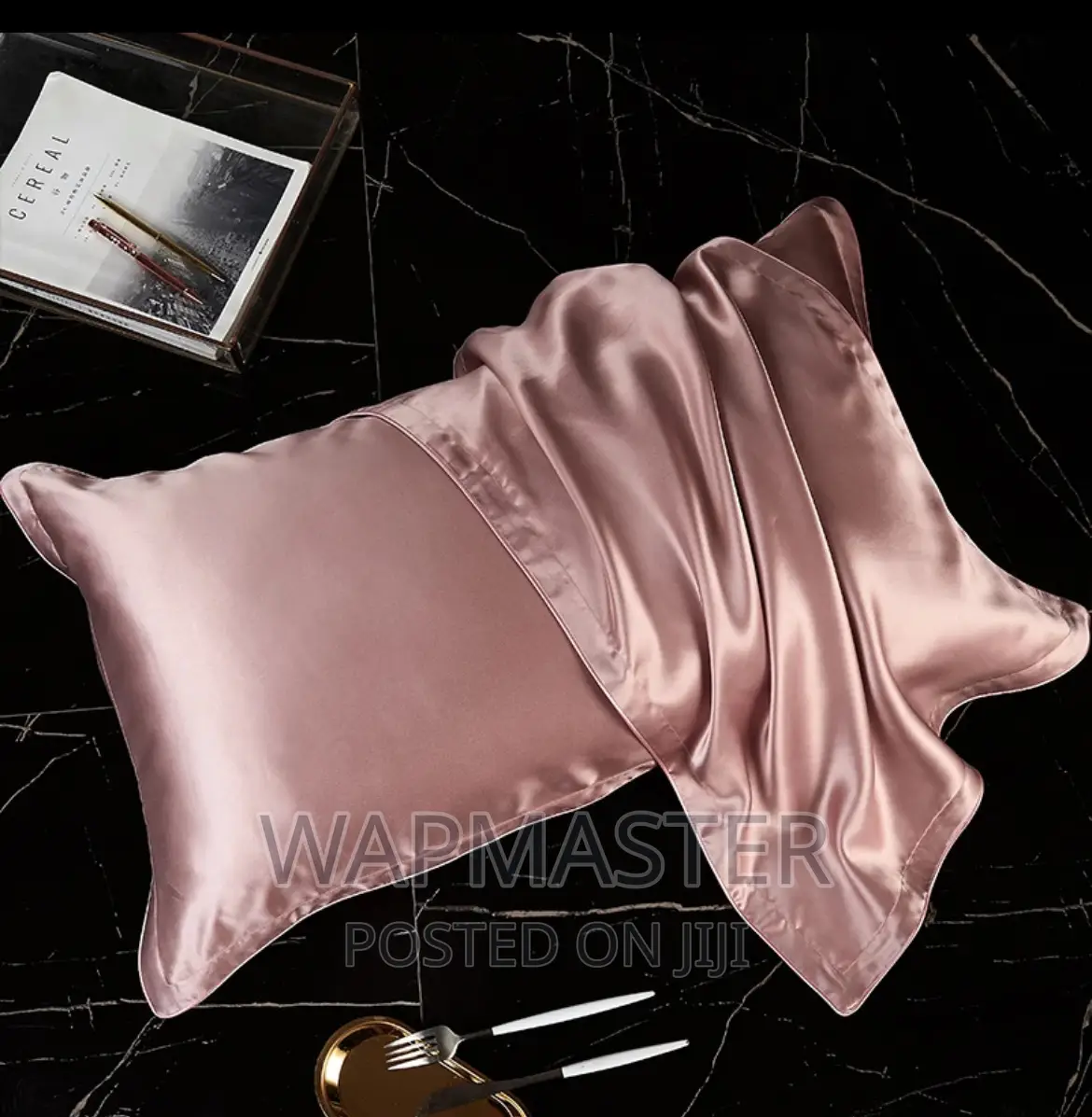 Silk Pillowcase / Satin Silky Pillow Case for Hair and Skin