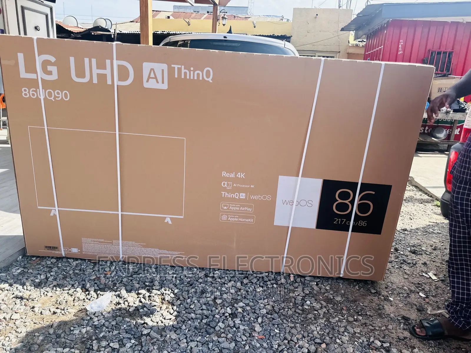 LG UHD Smart Glossy LED Display 86”UQ90