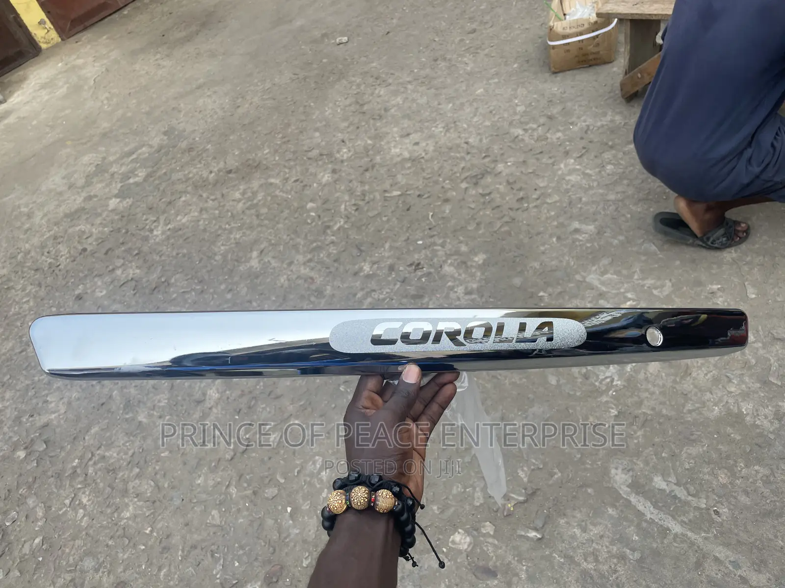 Corrolla 2009 Boot Chrome Bar