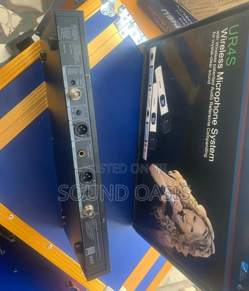Shure UR4S Wireless Microphone System