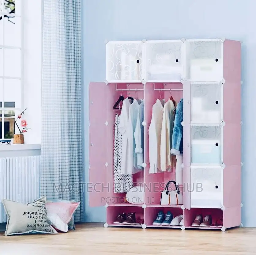 Wardrobe (12 Cubes)