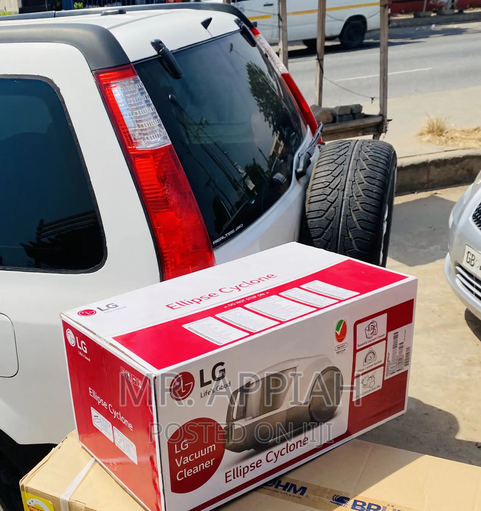 Purchase Electric Vacumm Cleaner(Red/White)