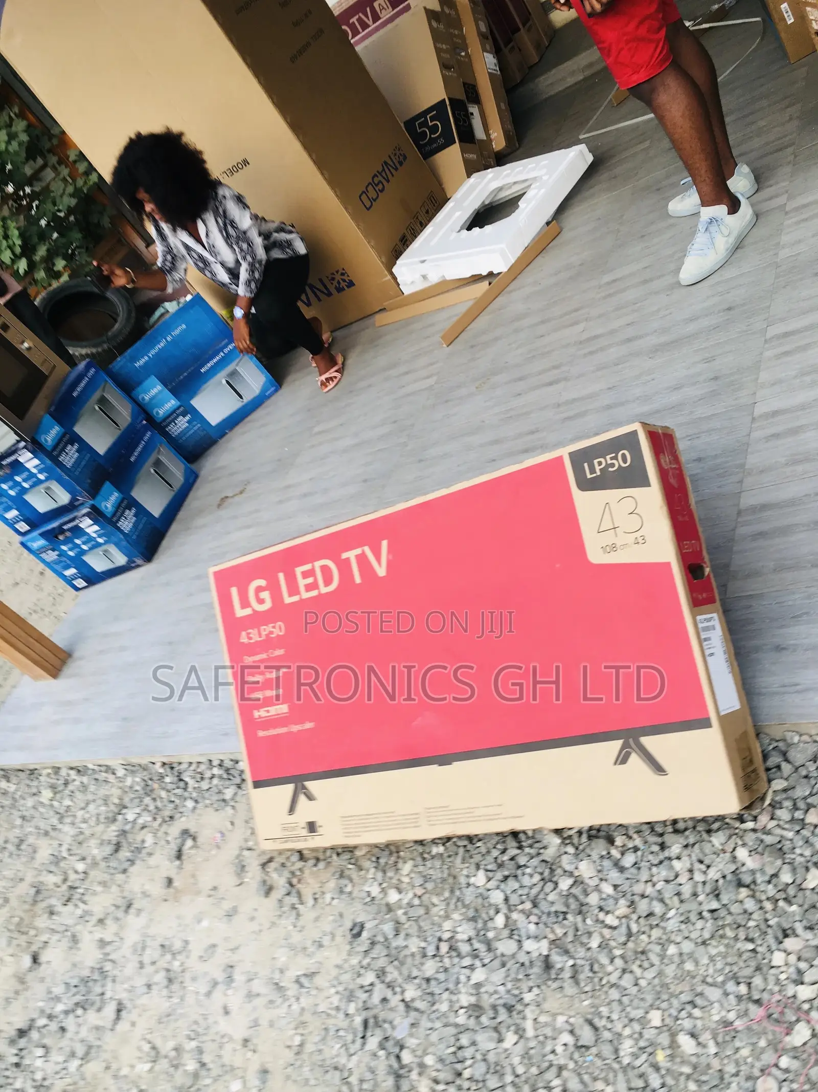 LG UHD Smart LP50 Electric Black 43 Inches Glossy LED Tv