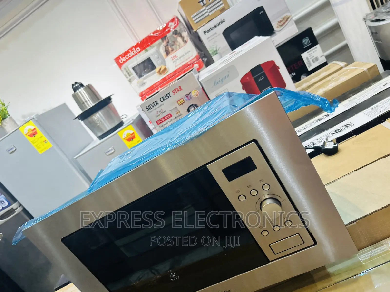 Best Buy for Less Midea AM717B57 Microwave Oven