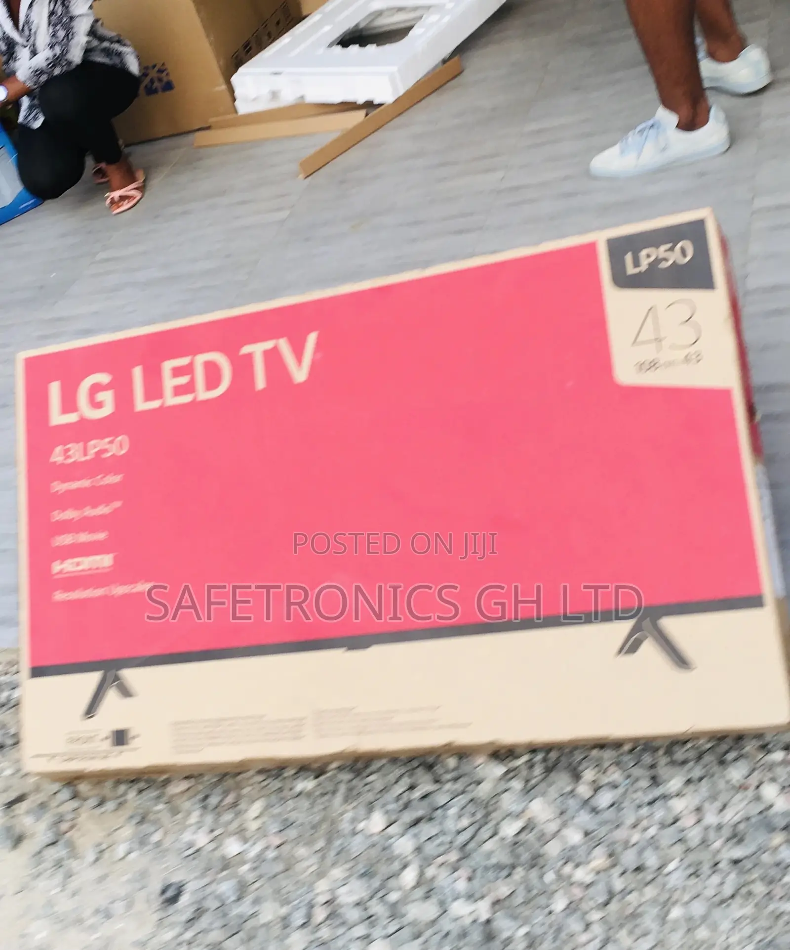 Glossy Led Electric LG Black Smart UHD 43 Inches LP50 TV