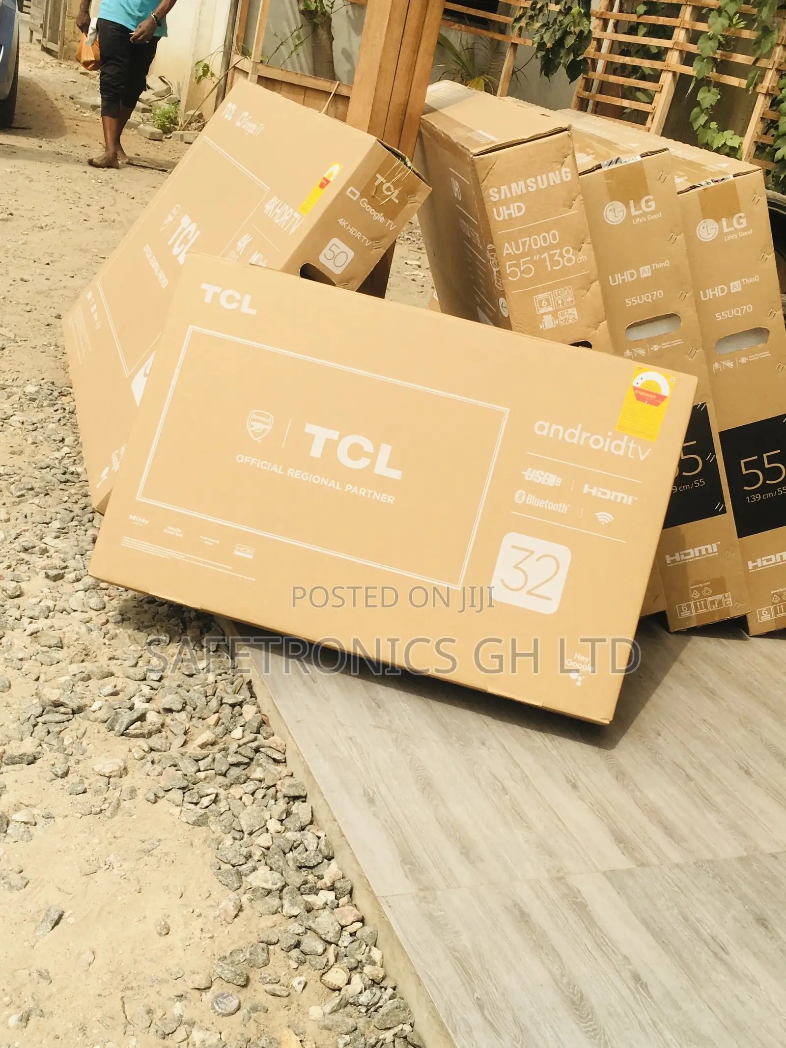 TCL S5400A 32 Inches Glossy LED Electric Black HDR Tv