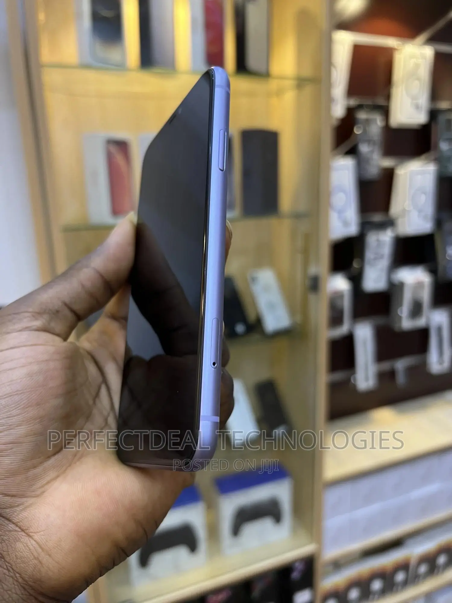 New Apple iPhone 11 128 GB Purple