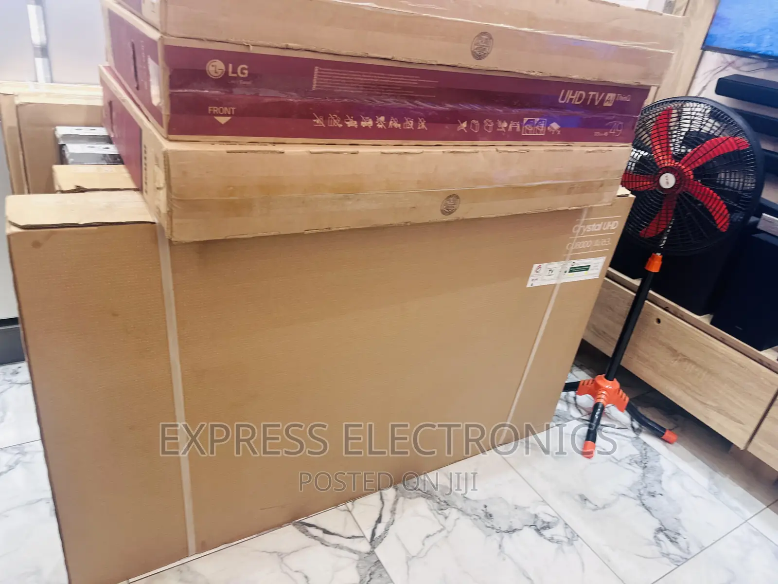 Powerful Dynamic UHD Smart Samsung 65”Cu8000 Tv