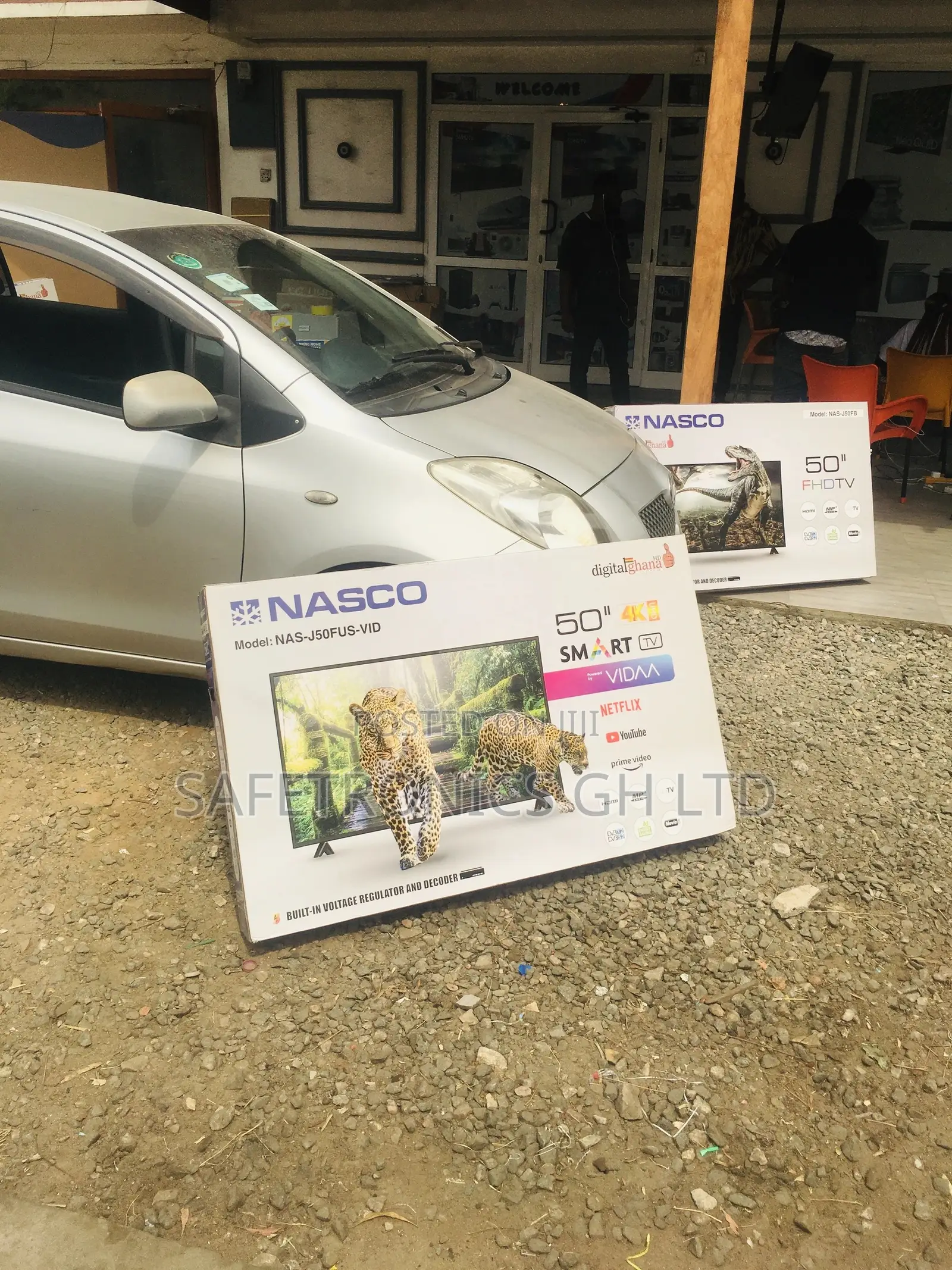 Nasco 50 Inches Glossy LED UHD Smart Black Electric Tv