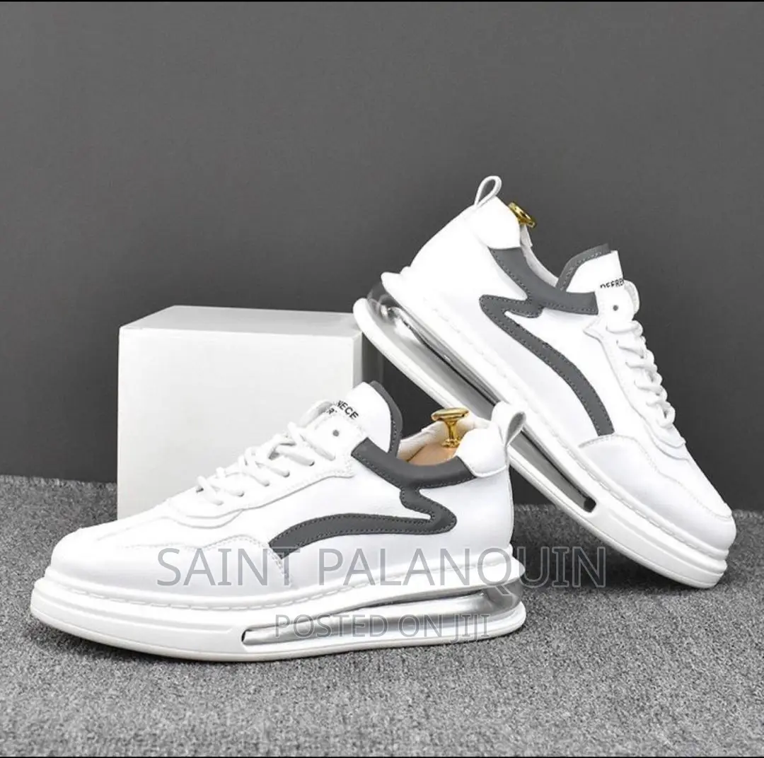 MC N NY Sneakers