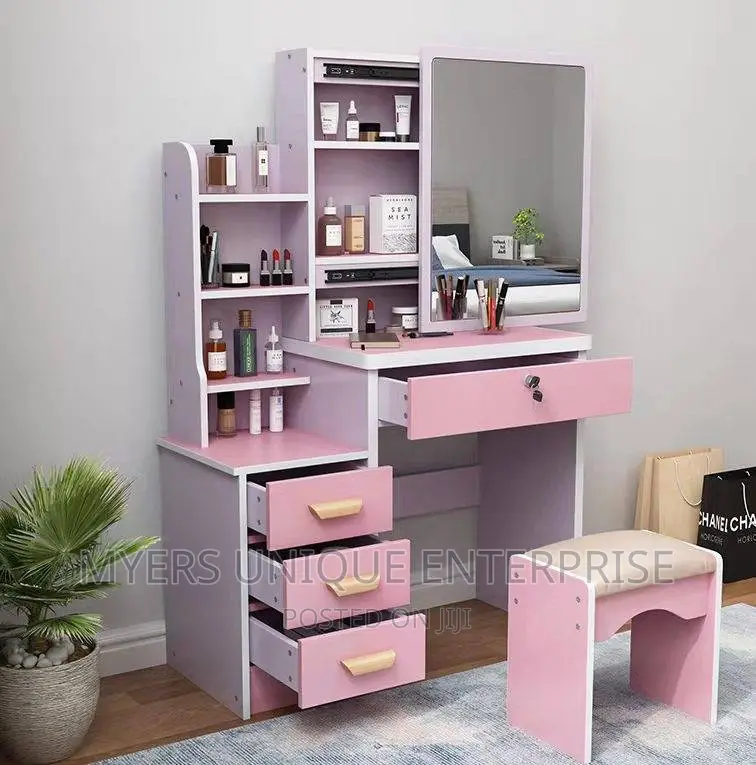 Dresser/ Dressing Mirror
