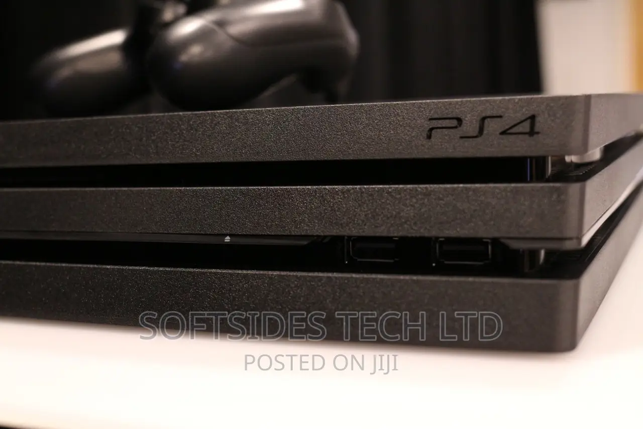 Playstation 4 Pro 1tb and Controler Hot Sale