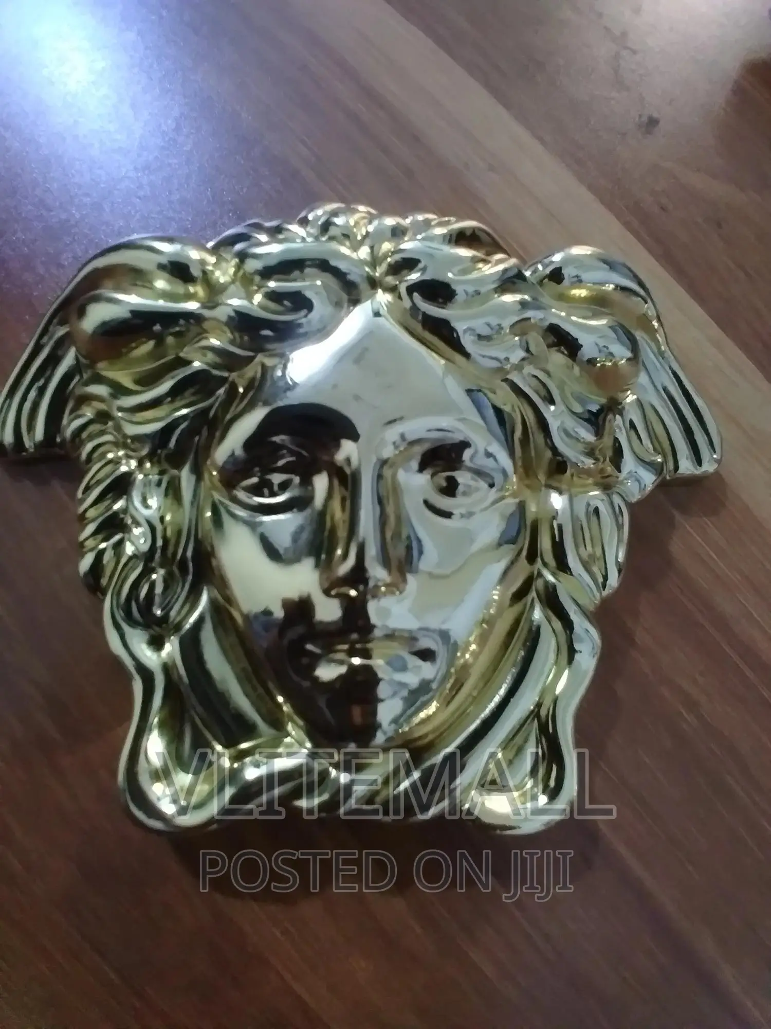 Head of Medusa Sofa Handle Design