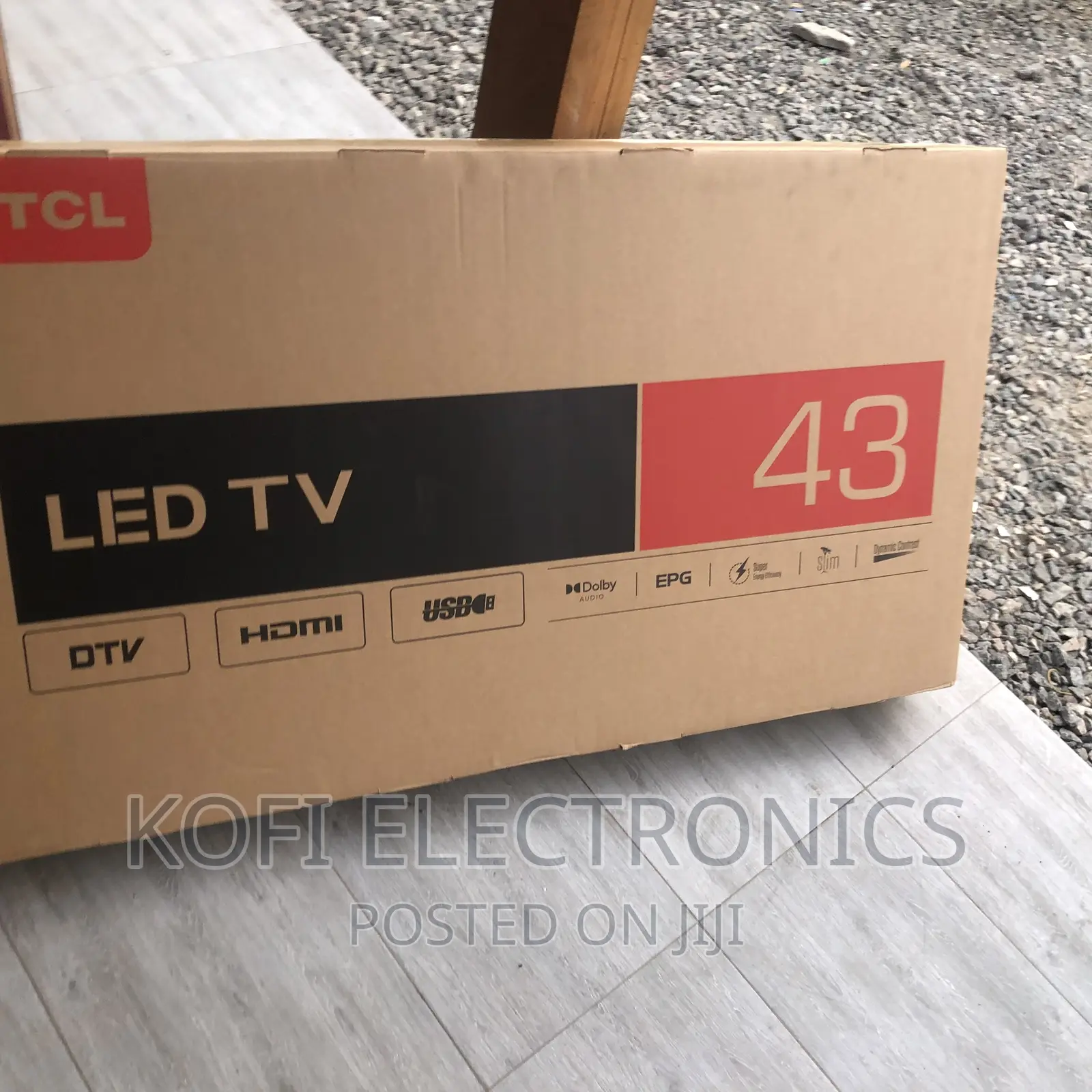 TCL 43 Inch TV Digital Satellite 43D3200 With Base Stands