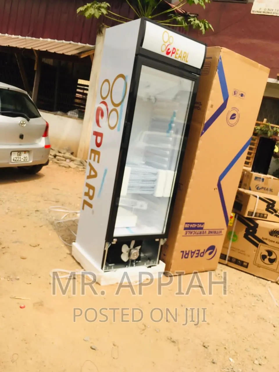 Lovely Design Pearl PVC-424 Single Door Beverage Cooler.