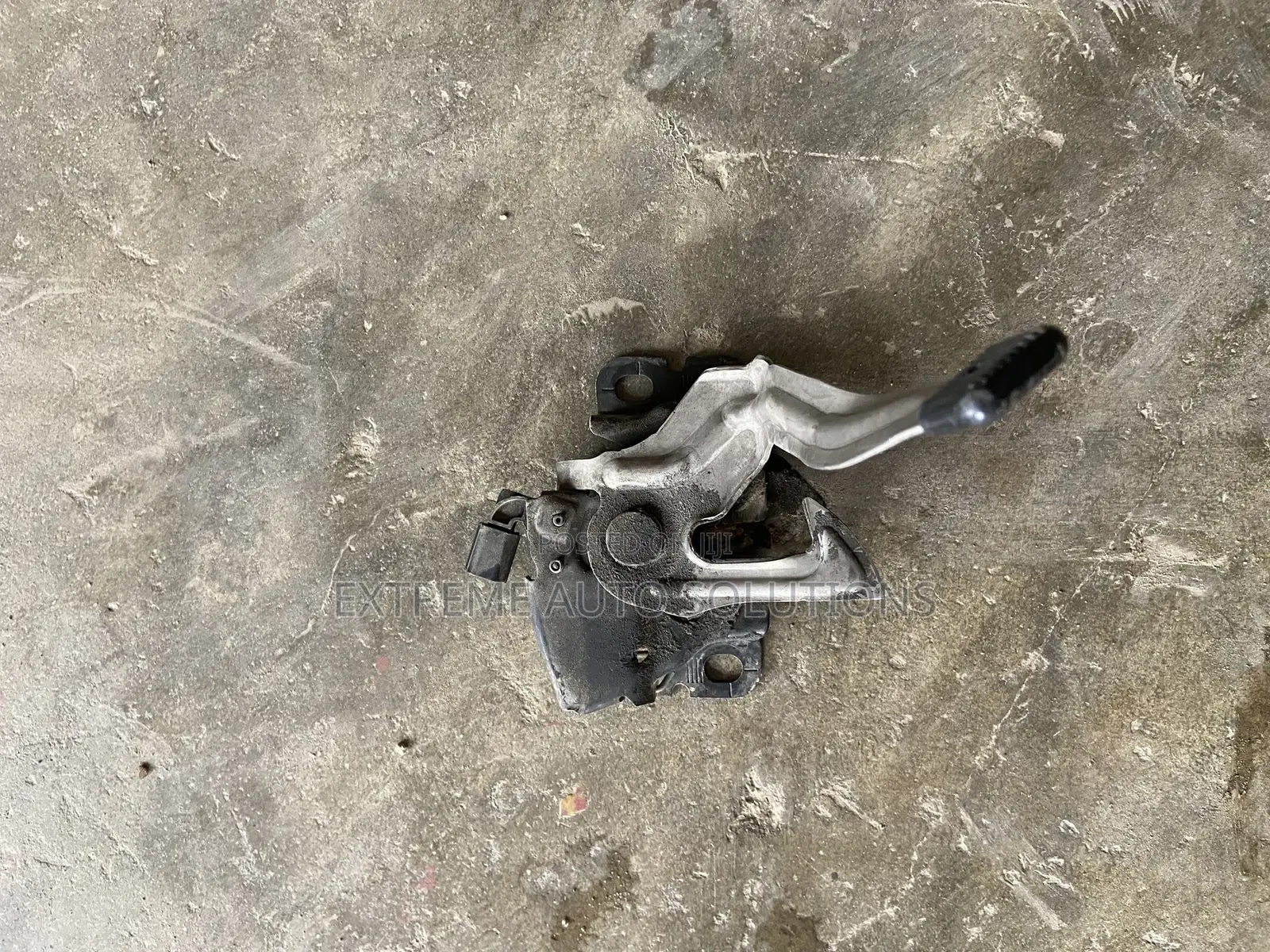 Honda Accord 2018 Bonnet Lock