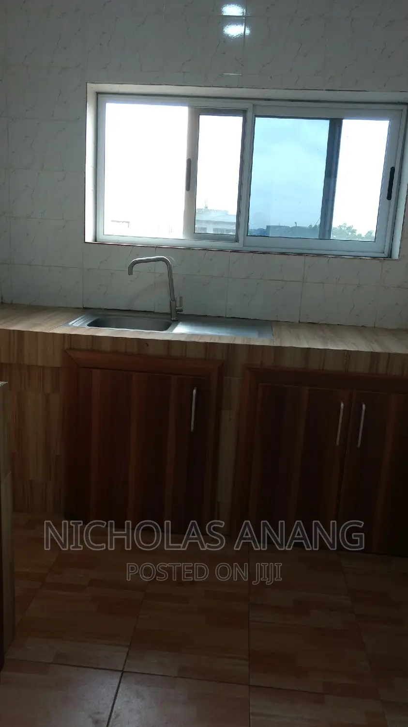 2bdrm Apartment in Dorns Properties, New Town for rent