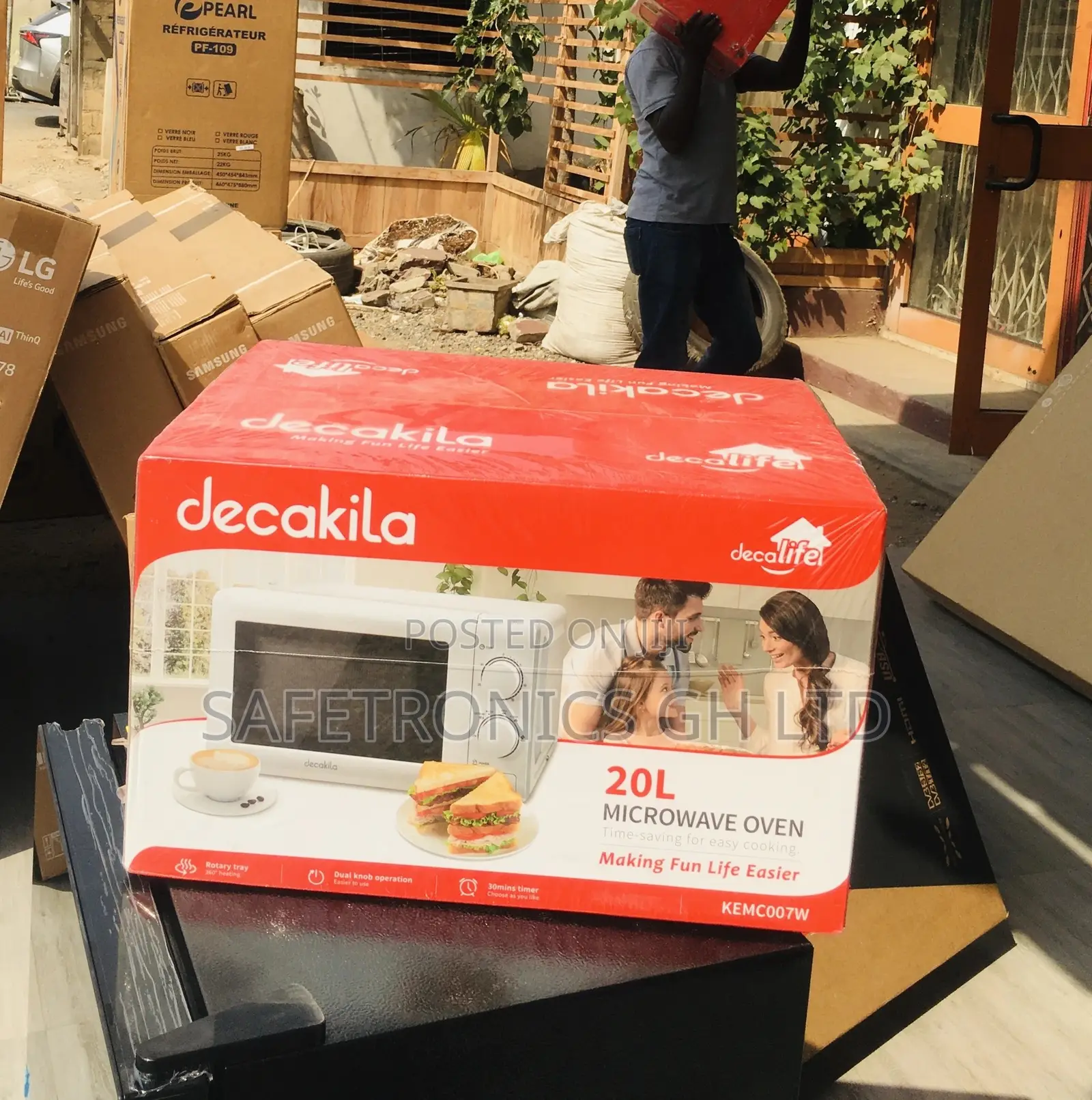 Decakila 20 Liters White Countertop Electric Microwave