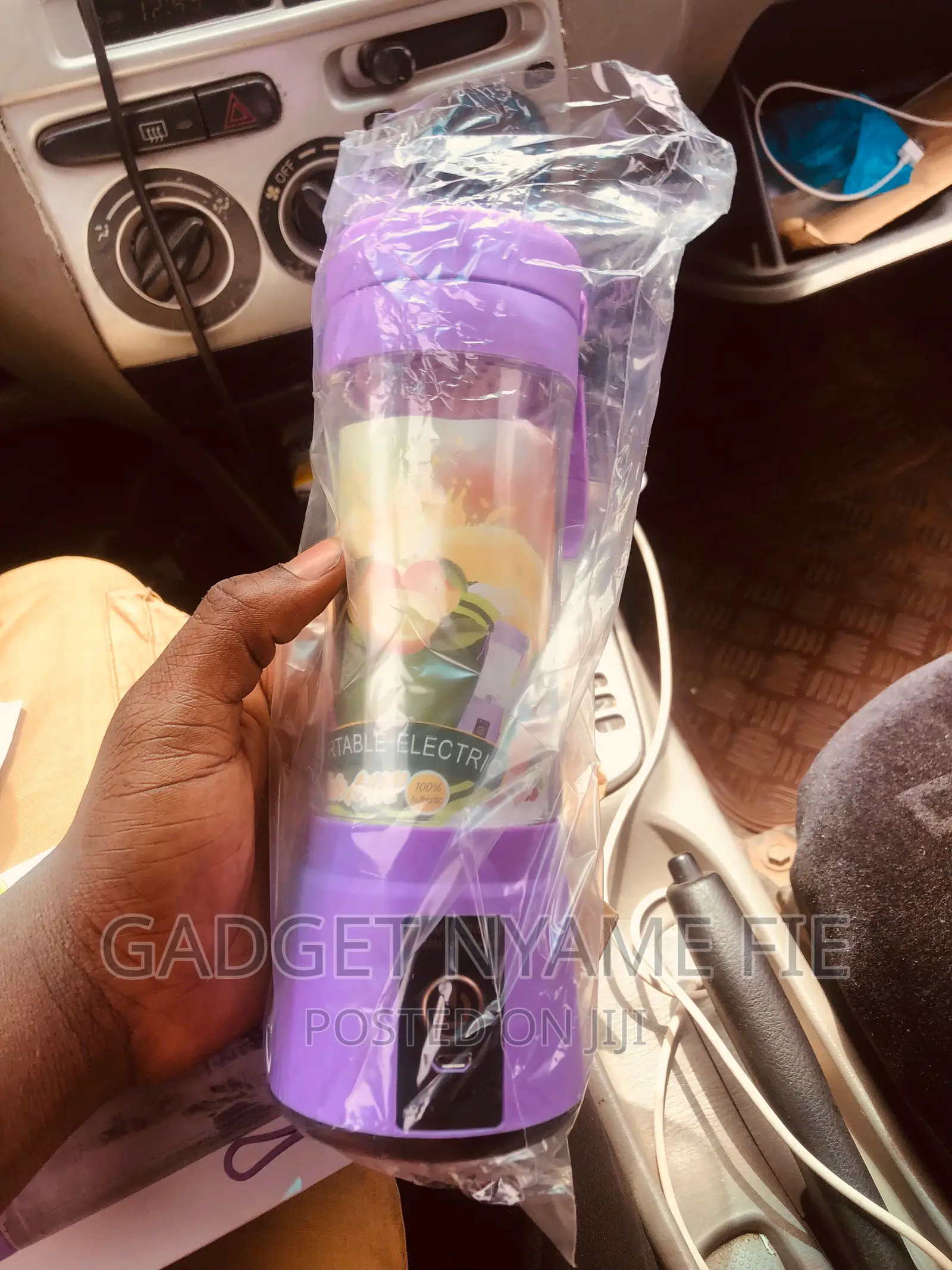 Portable and Rechargeable Battery Mini Juice Blender