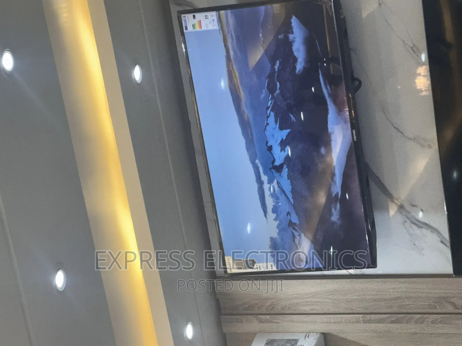 Less Expensive Sleek Slim UHD Smart 49”Un7340
