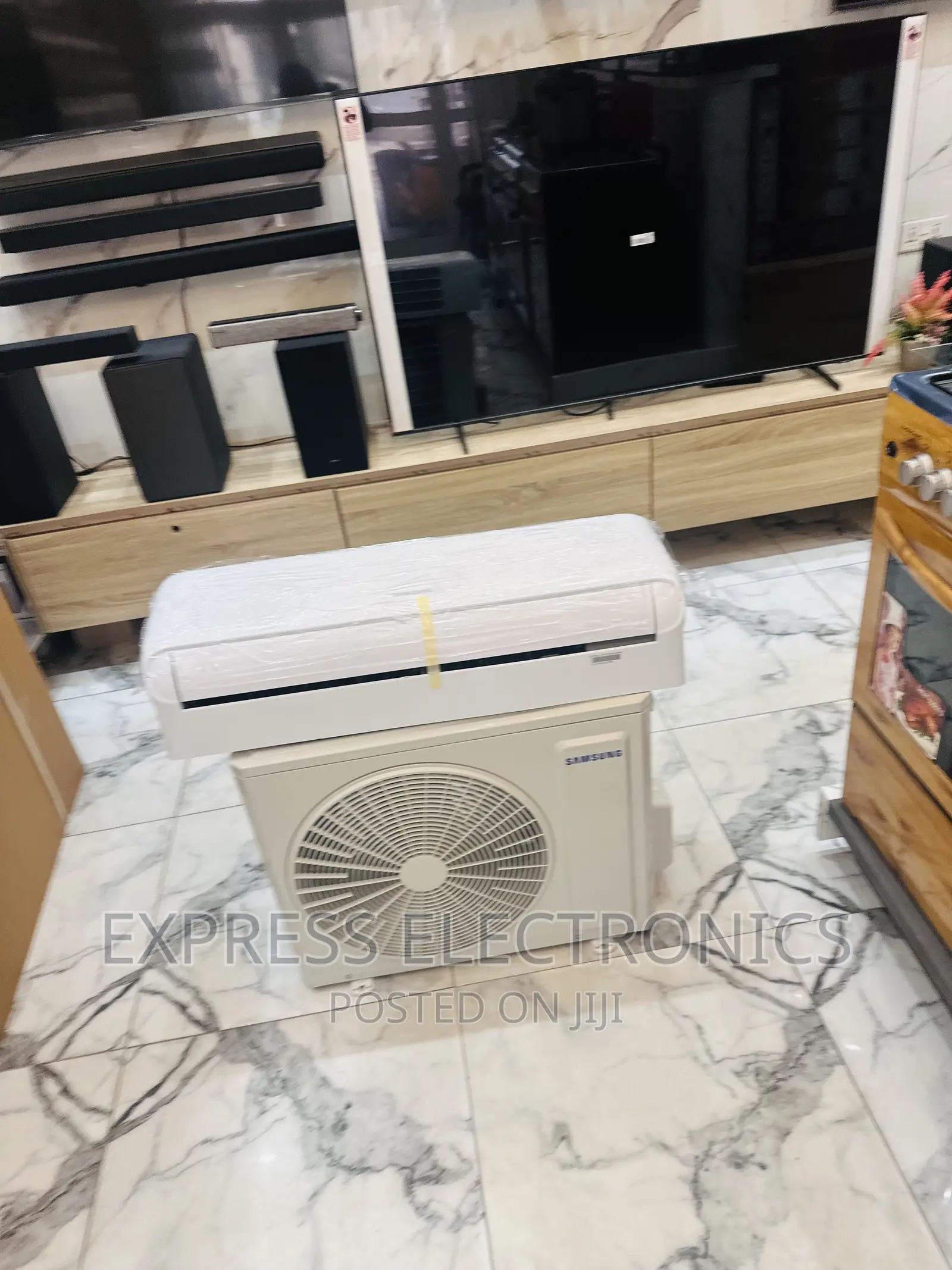 2.5hp Split R410 Gas Samsung Chill Airflow