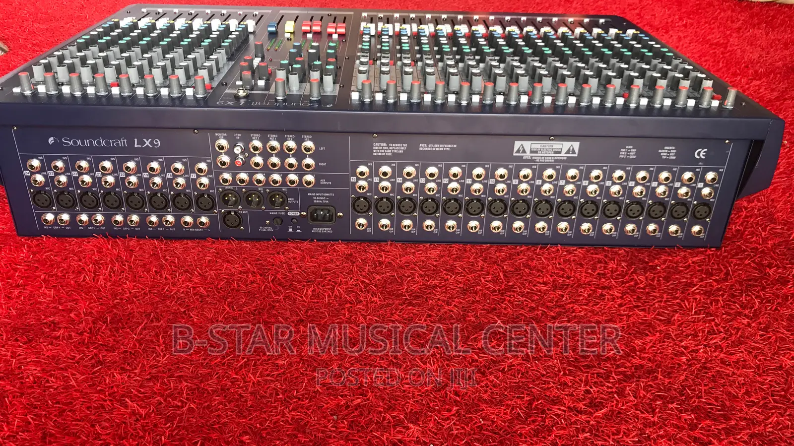 Soundcraft 24 Channel Console Mixer