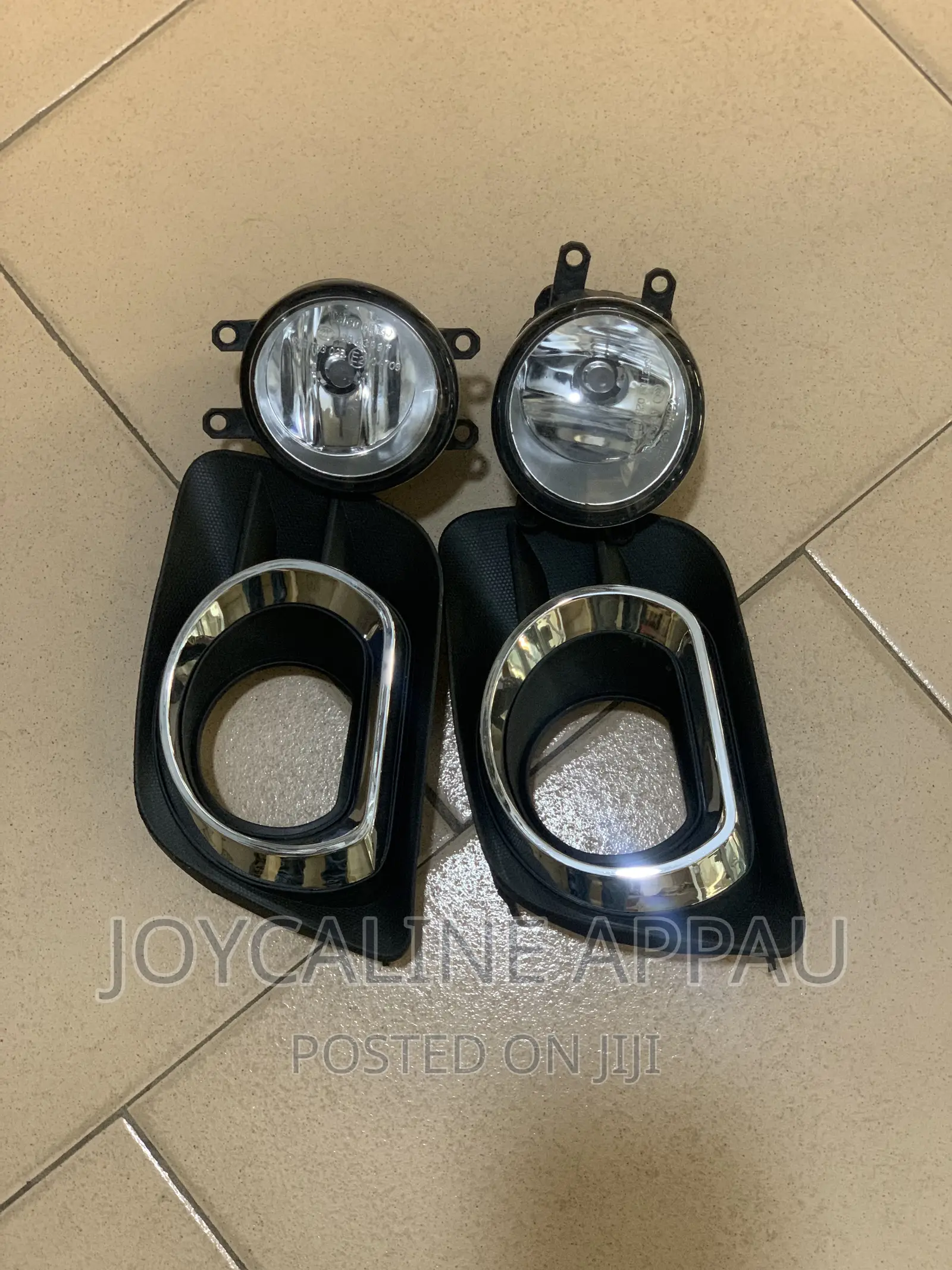 Pontiac Vibe 2009 Fog Light and Cover