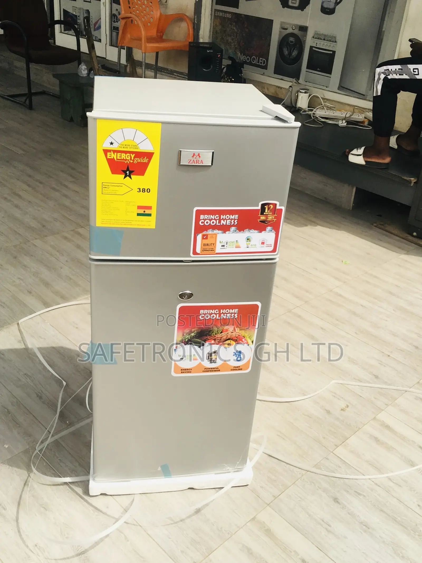 Essential Topfreezer Zara-135kh Doubledoor Gray Fridge