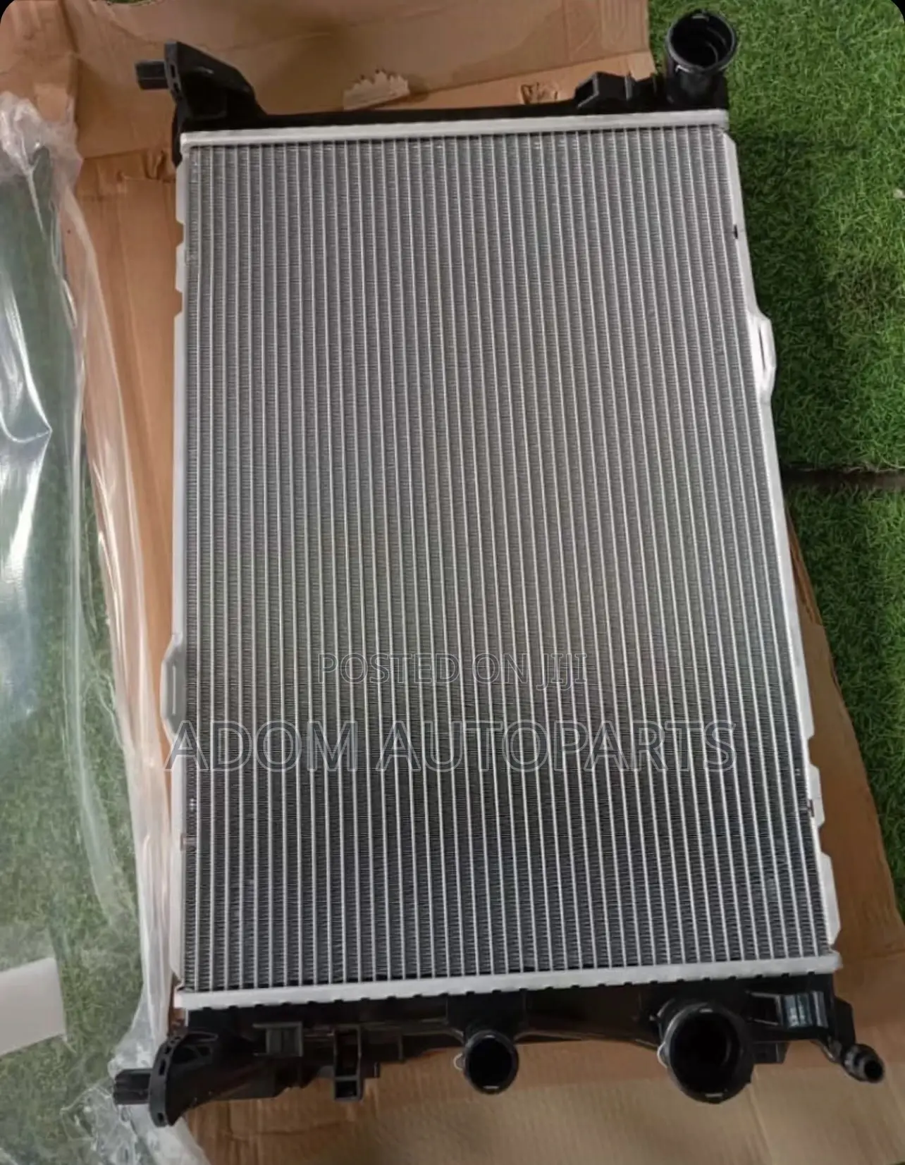 Benz W204 C250 Radiator Water Tank
