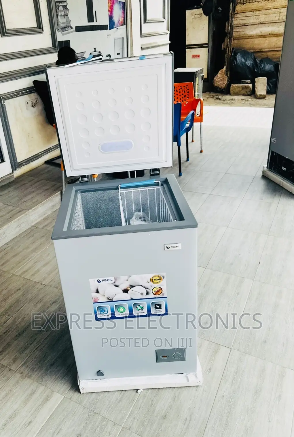 Frosty  Guard Chest Freezer Single Door Pearl 100L