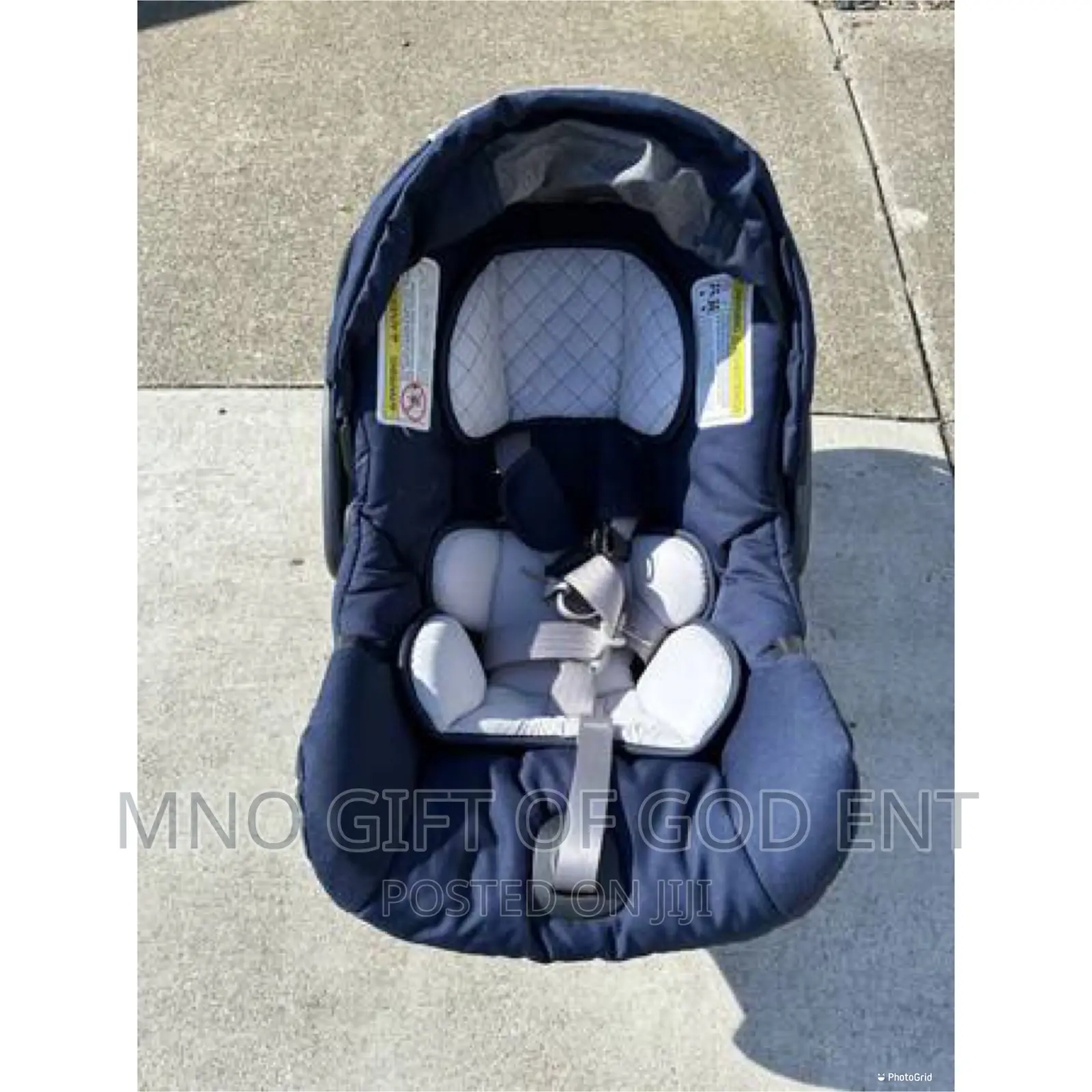 Chicco Keyfit 30 Infant Car Seat and Base