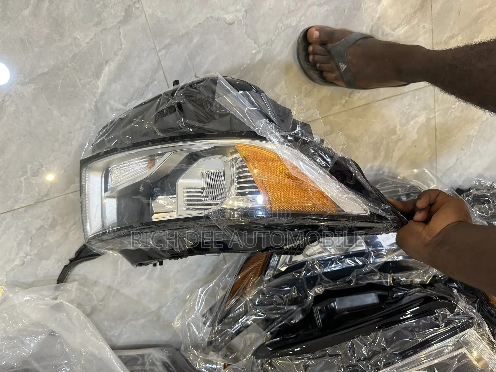 Ford Edge 2018 Headlight Pair