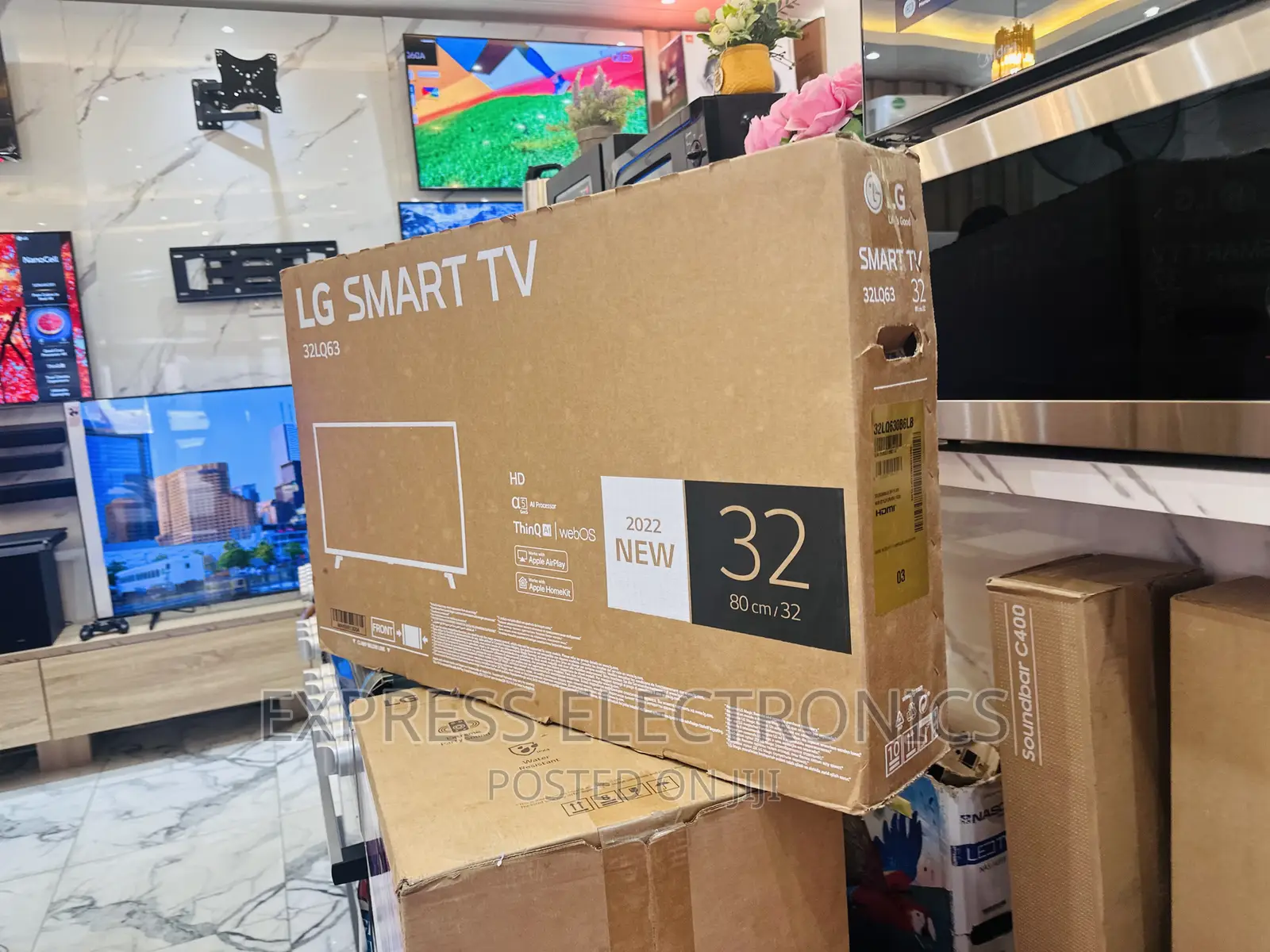 Triluminos Display FHD Smart 32”LQ63