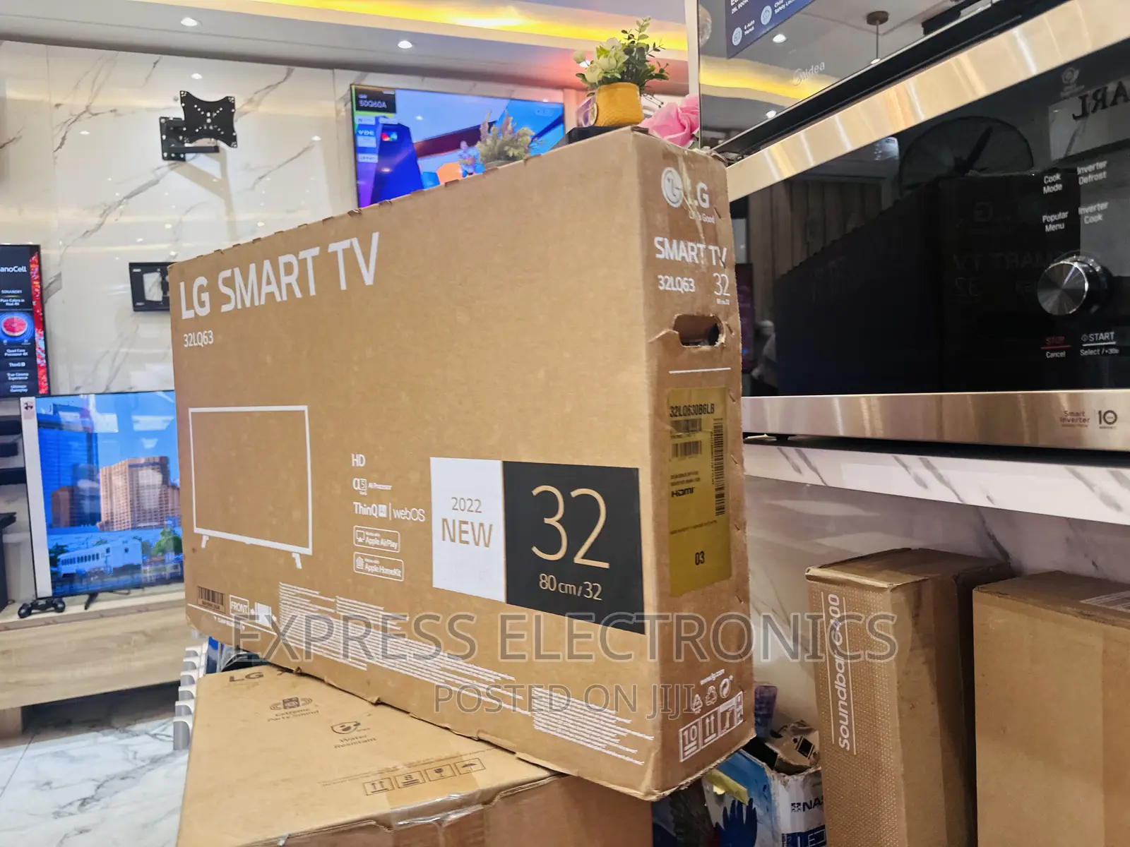 Triluminos Display FHD Smart 32”LQ63