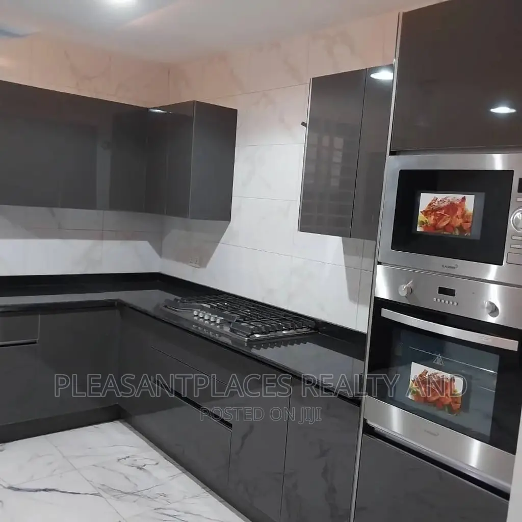 4bdrm Duplex in Pleasantplaces, Accra Metropolitan for sale