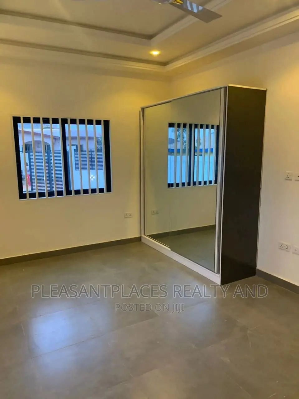 3bdrm House in Pleasantplaces, Lake Side Estate for sale