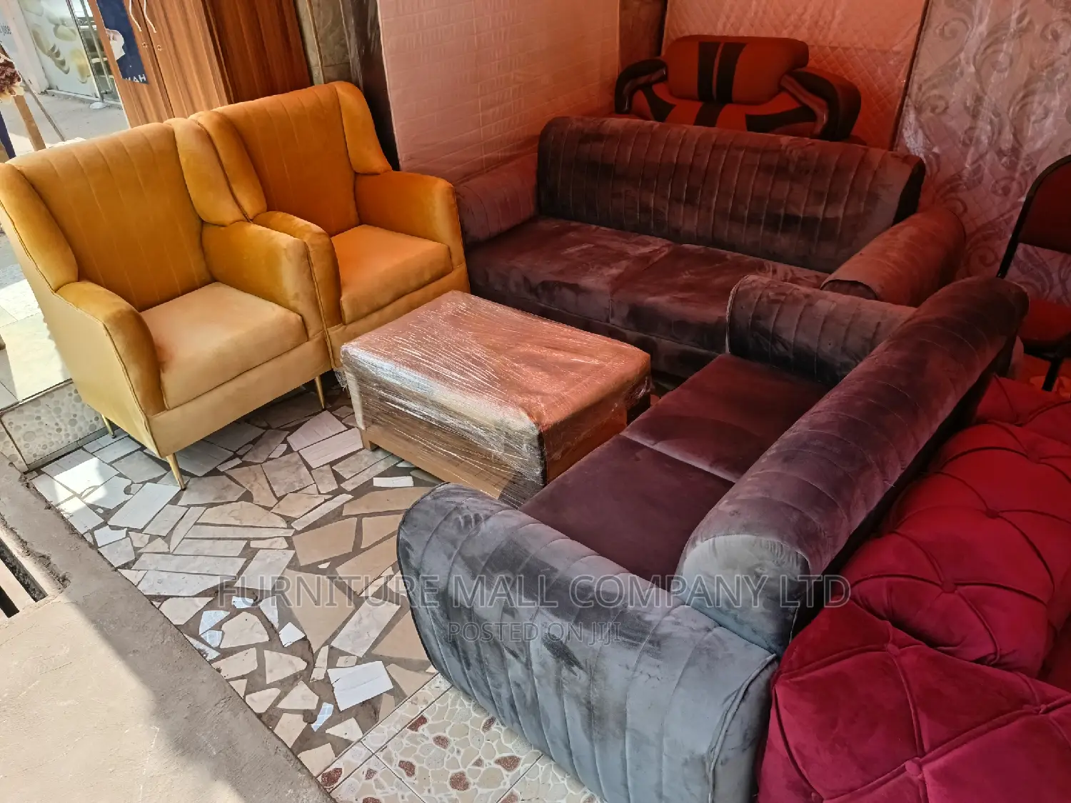 Classic Sofa Set . Free Delivery 