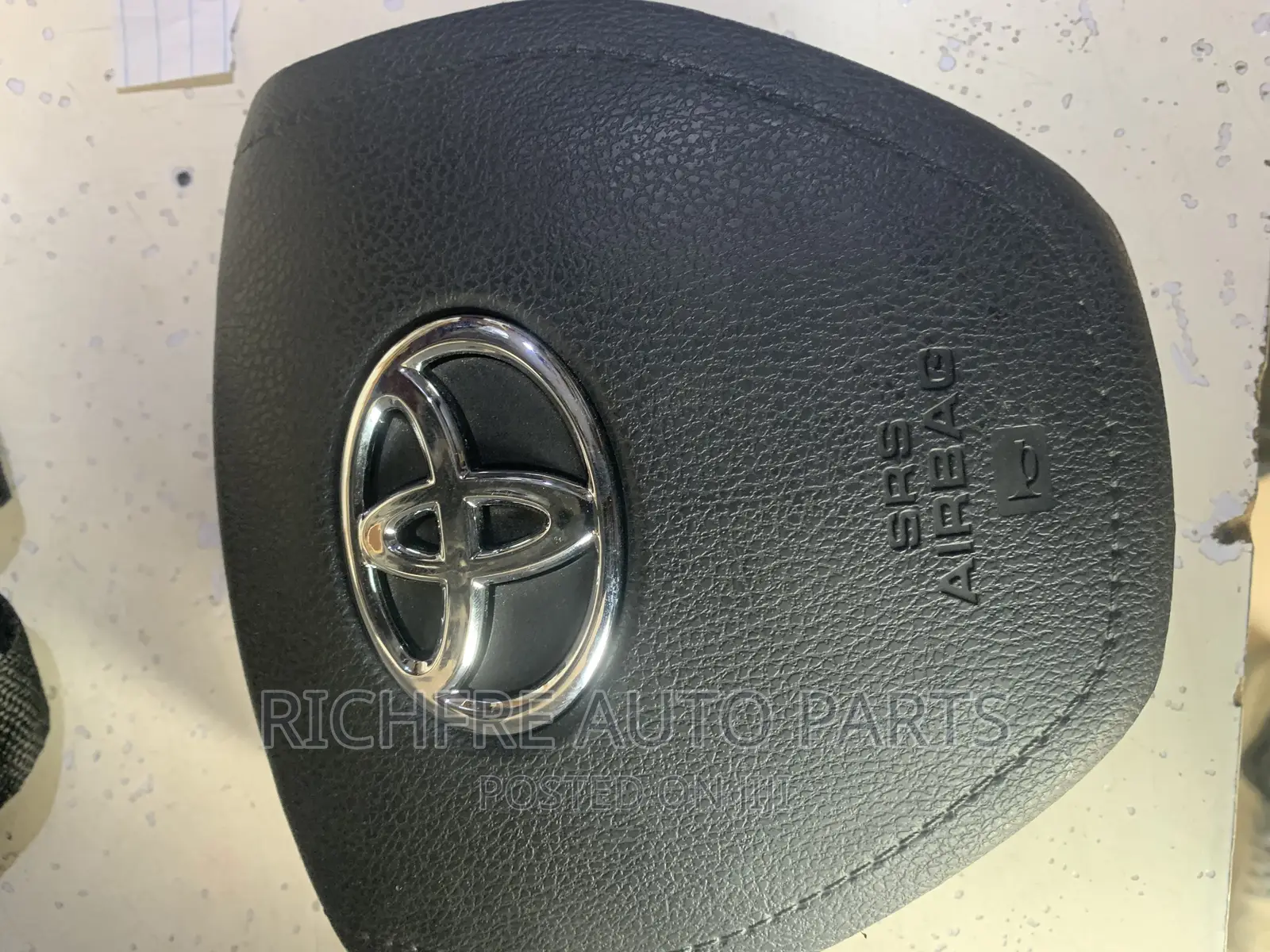 Toyota Corolla 2014 Wheel Cover/ Airbag Cover