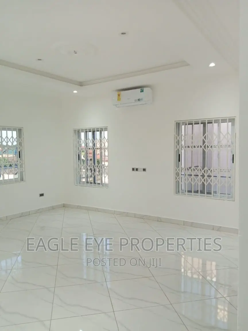 4bdrm House in Achimota for sale