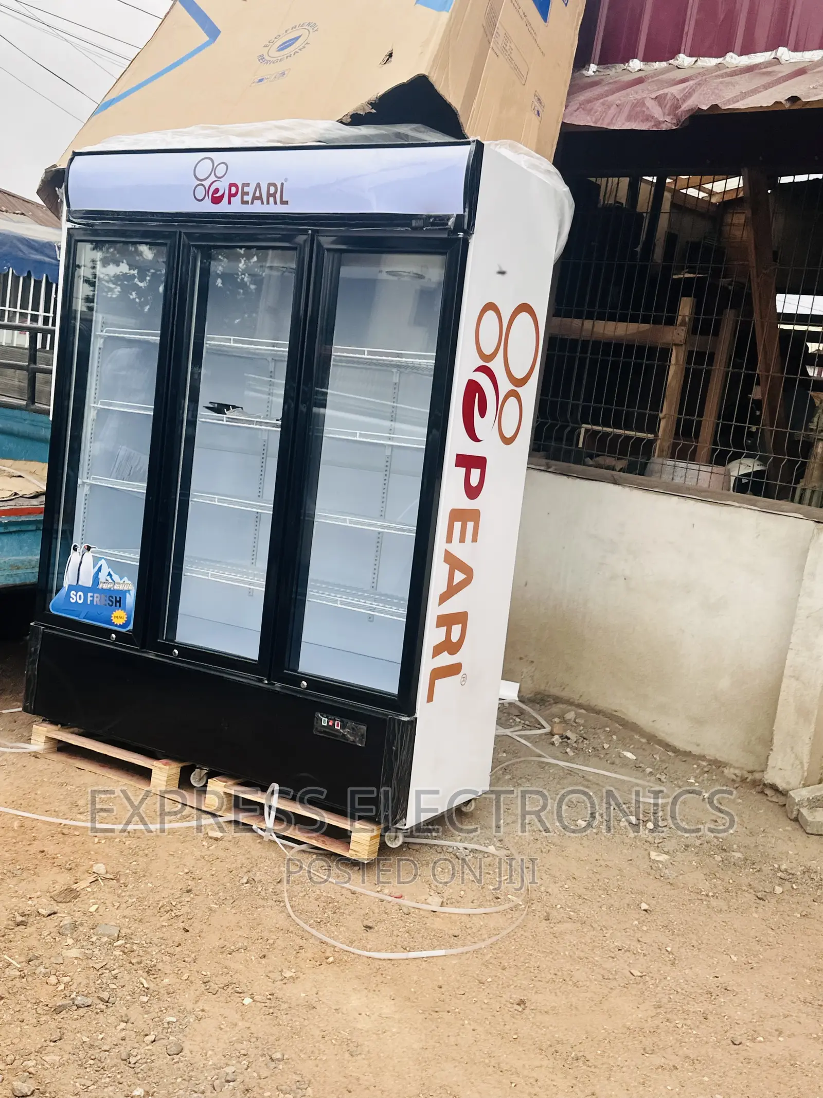 High Quality Cooling Display Fridge Threedoors Pearl PVC-150