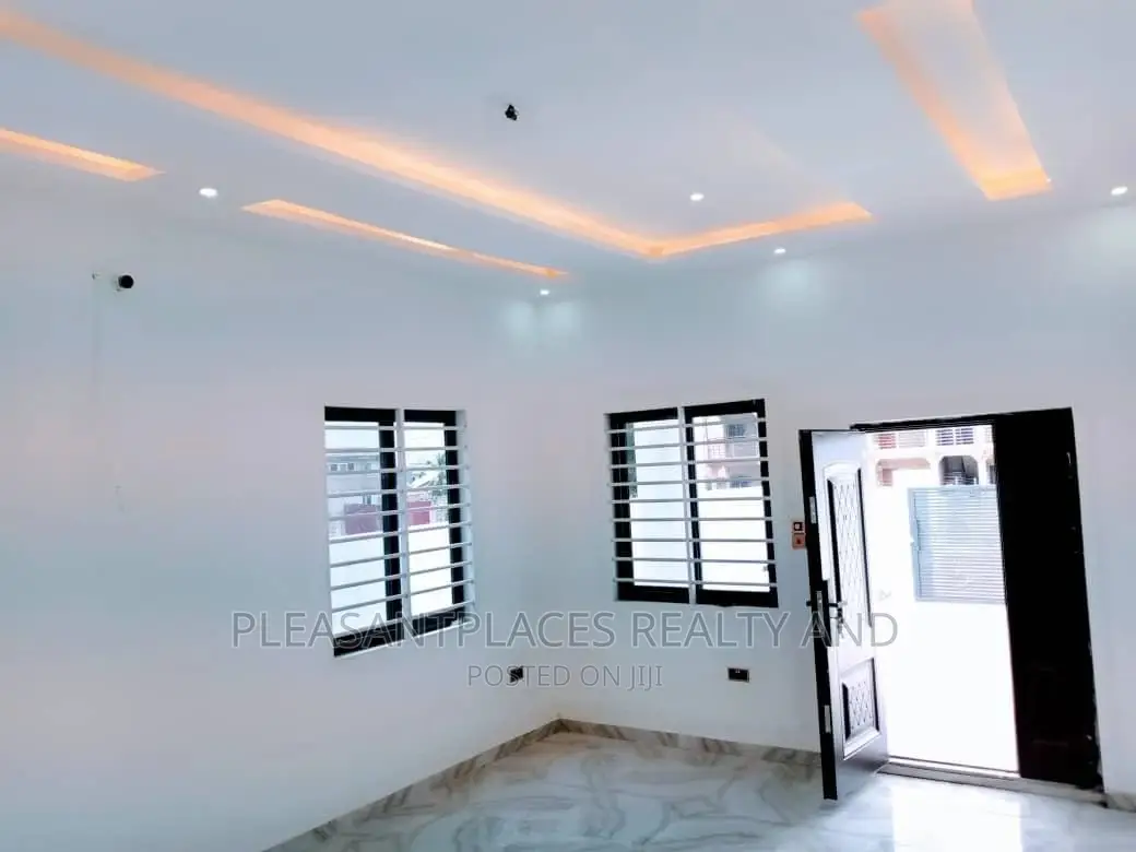 3bdrm House in Pleasantplaces, Lake Side Estate for sale